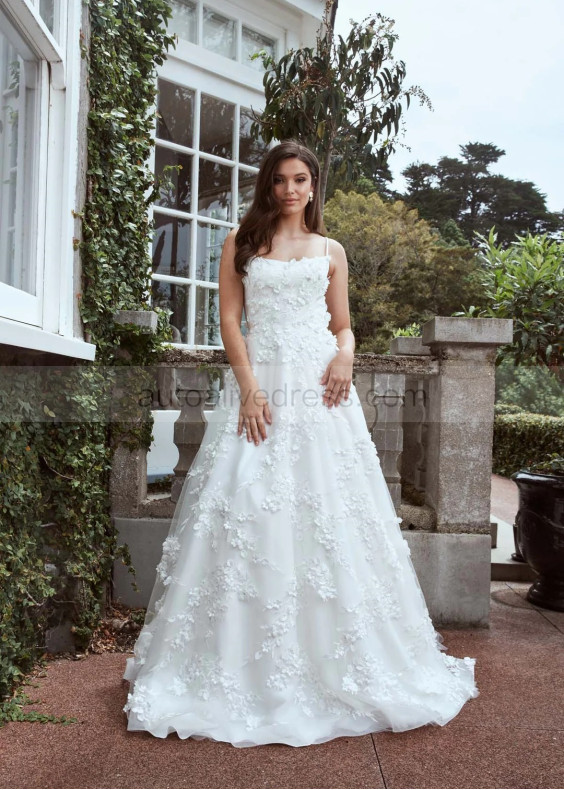 White Lace Tulle Pearls Embellished Floral Wedding Dress